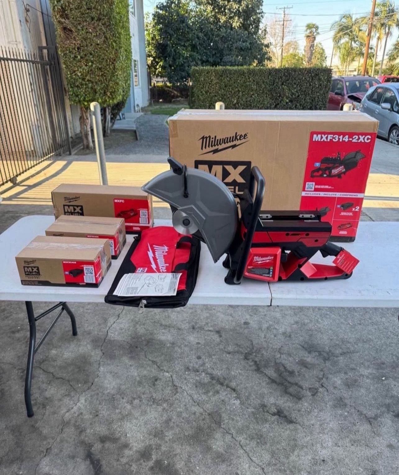 Milwaukee MX FUEL Lithium-lon Cordless 14 in. Cut Off Saw Kit with (2) Batteries and Charger