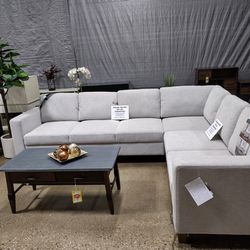 Thomasville Convertible Sleeper Sectional(NEW)