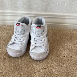 Toddler 6C Nikes Unisex
