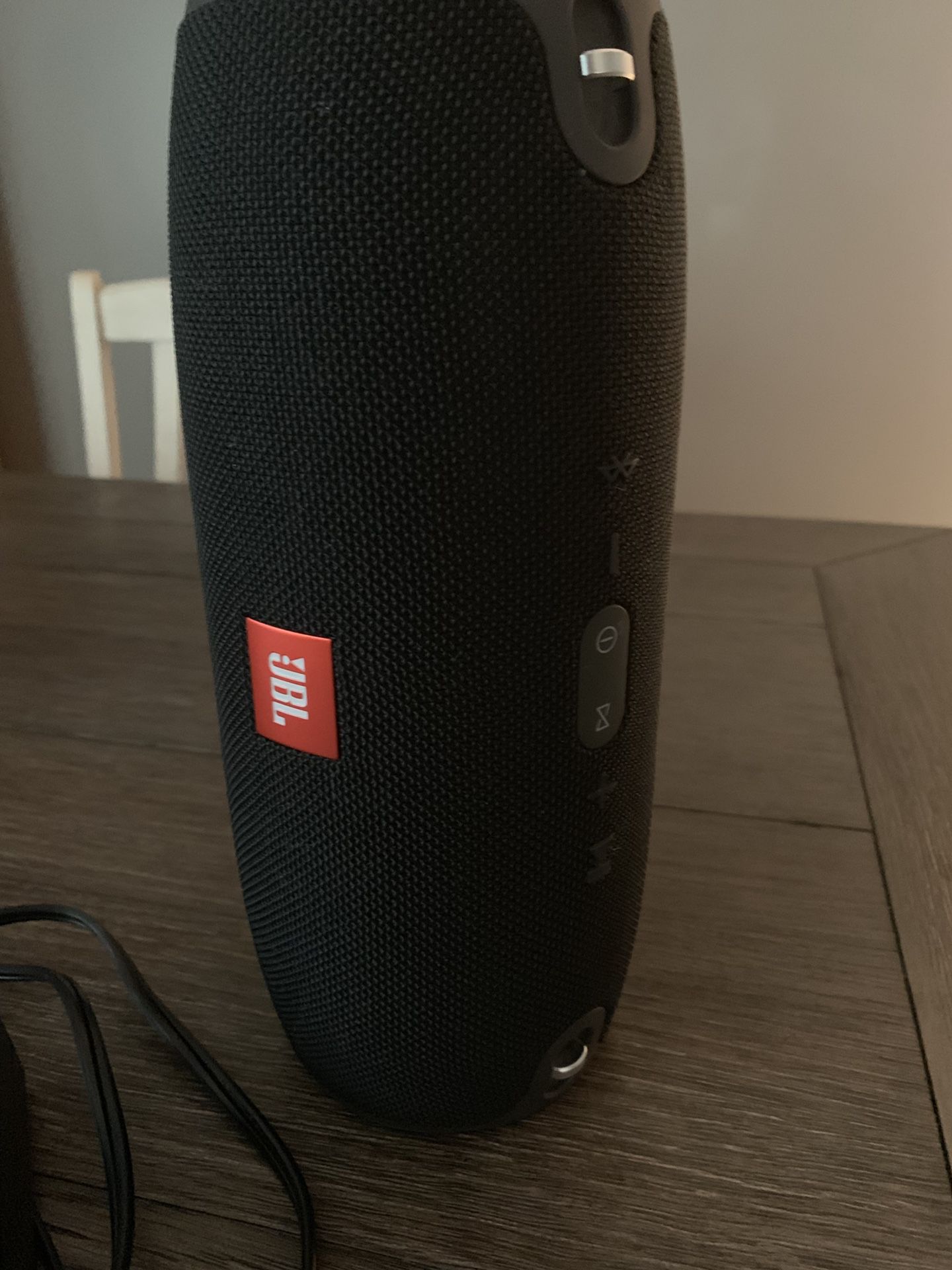 JBL EXTREME BLUETOOTH SPEAKER. WORKS GREAT. USED 3 TIMES