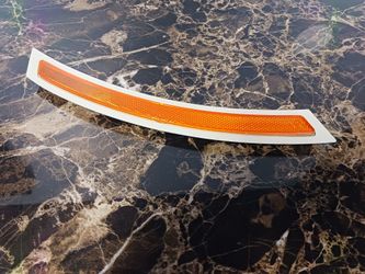 2017 BMW X5 Used Left Side Bumper Reflector OEM 631 472 900 93