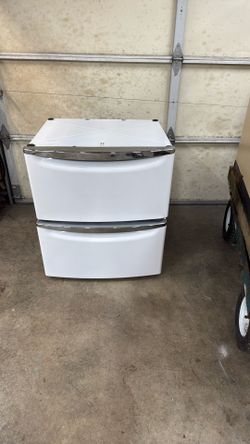Washer/dryer Pedestal Drawer