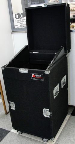 ODYSSEY SLANTED TOP ROLLING RACK 