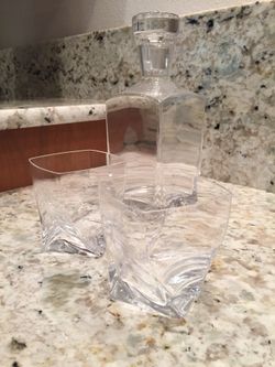 Whiskey decanter and 2 glasses- very elegant- reduced