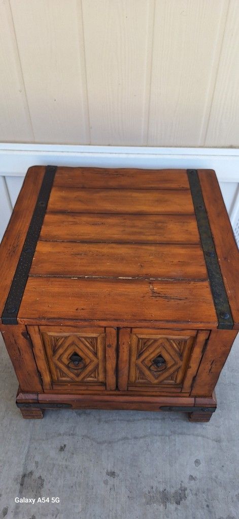 End Table With Storage