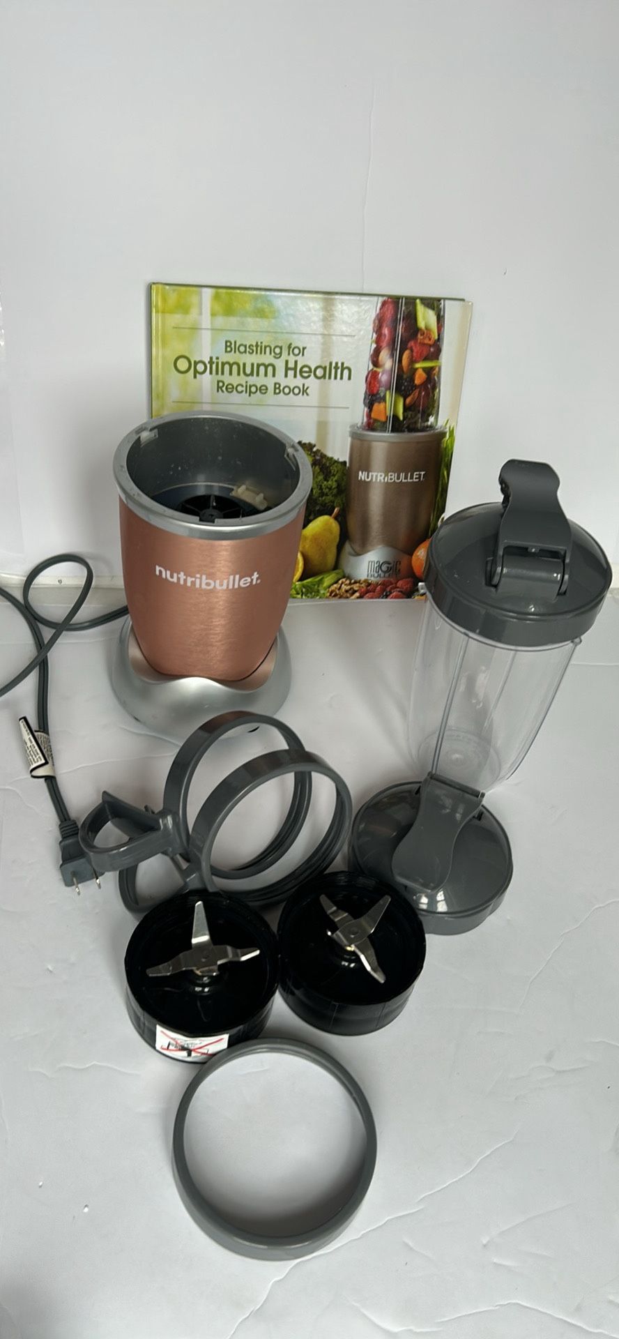 Nuti Bullet At 900 Rose Gold-plus accessories, and recipe book