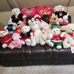 Bears,all seasons,easterxmas ,Valtines. Iam moving,please make reasonable offer.