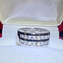 14 Karat White Gold Ring With Natural Diamonds Size 8.5