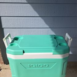Igloo Latitude 52-Quart Cooler 
