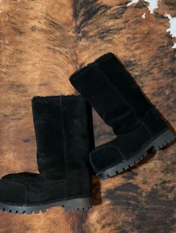 Balenciaga fur boots