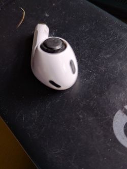 Left Apple Air Pod