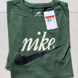 New Mens Nike T Shirt Size Large 