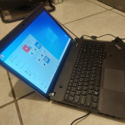 LABTOP COMPUTER  LENOVO  WORKS  FINE  500 GIGS  STORAGE  AND 4 GIGS  RAMS 