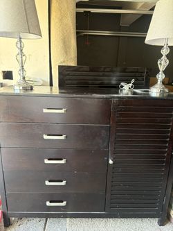 Dresser In Black