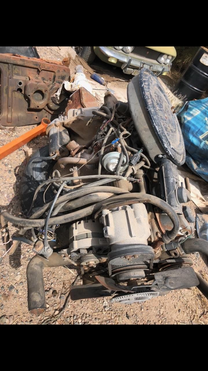 In Line 6 Cylinder Industrial 300 Engine And Manual 3-speed Transmission