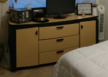 Dresser w/cabinets, pine and black