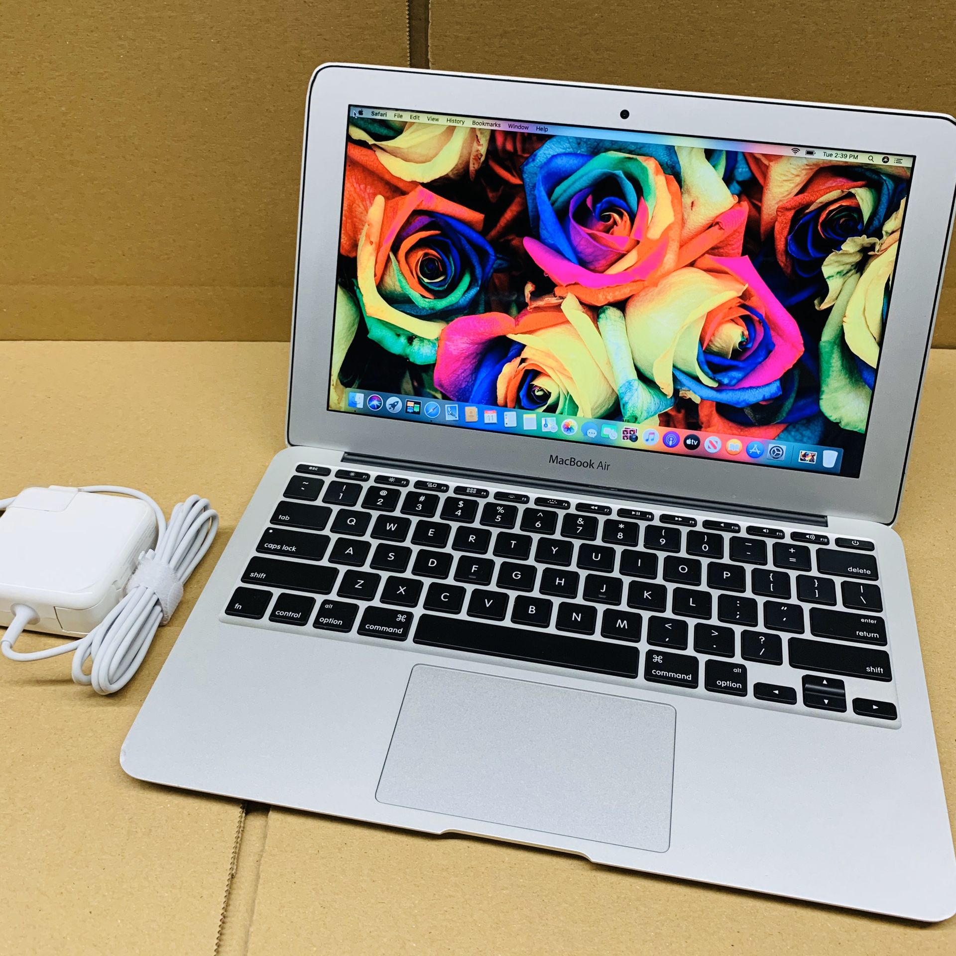 Apple MacBook Air Core i5-4260U Dual-Core 1.4GHz 4GB 128GB SSD 11.6" Notebook (Early 2014) w/12 Months Warranty