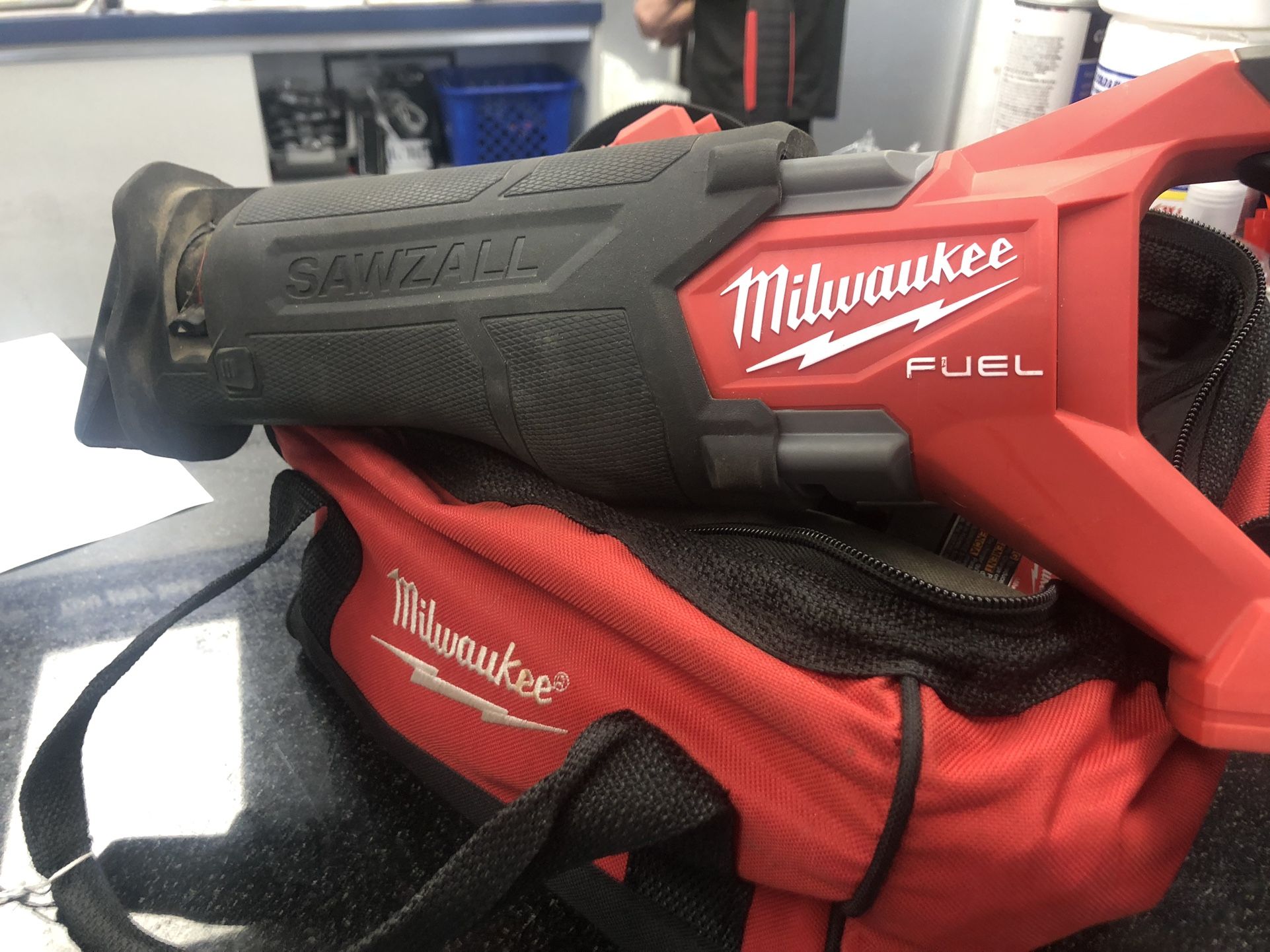 MILWAUKEE FUEL SAWZALL