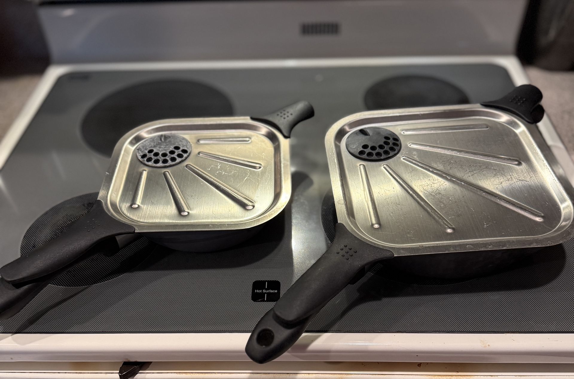 Wearever Air Pans 7.5” and 9” with Lids