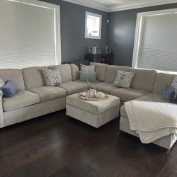 Craftmaster Couch - 4 Piece Sectional  + Ottoman