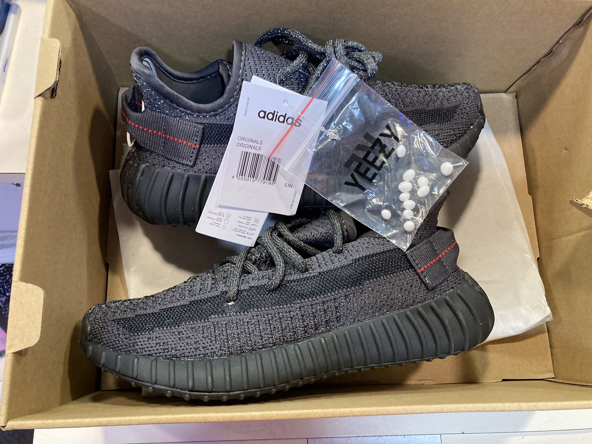New Yeezy Boost 350- 4Y Women’s 6
