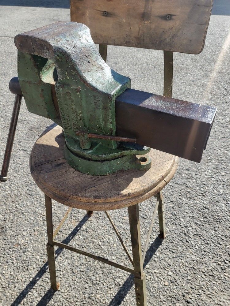 The Columbian Vise 604-1/2 Bench Vise With Swivel Base Vice Made In U.S.A.
