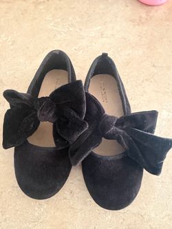Girls' shoes, size 9
