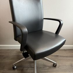 HBF CADRE Executive Leather Chair – Black, Like-New Condition