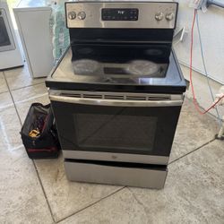 GE JB645RK1SS Electric Range – Stainless Steel – $420 (Modesto, CA)