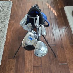 Kids Calloway XJ golf club set with Odyssey putter