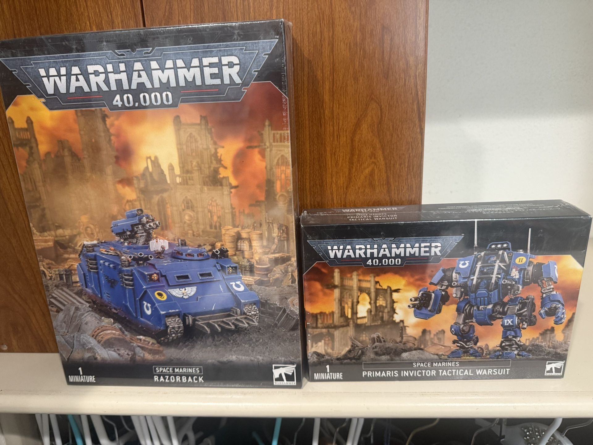 NIB Warhammer 40K Rhino / Whirlwind & Warsuit