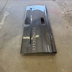 2014-2019 Toyota Tundra Tailgate