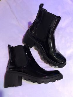 Boots (black) 8.5