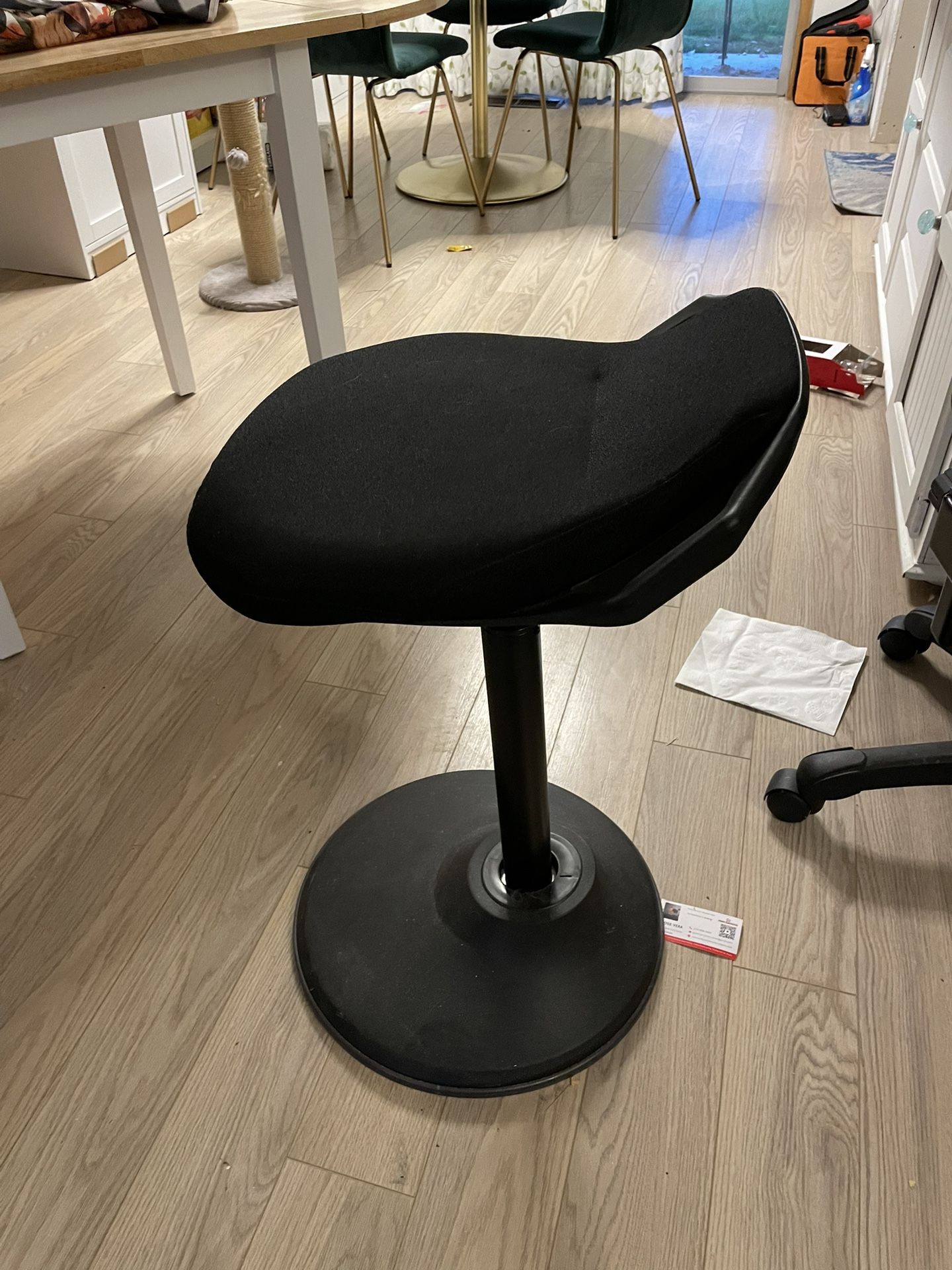 Songmics Black Ergonomic Stool