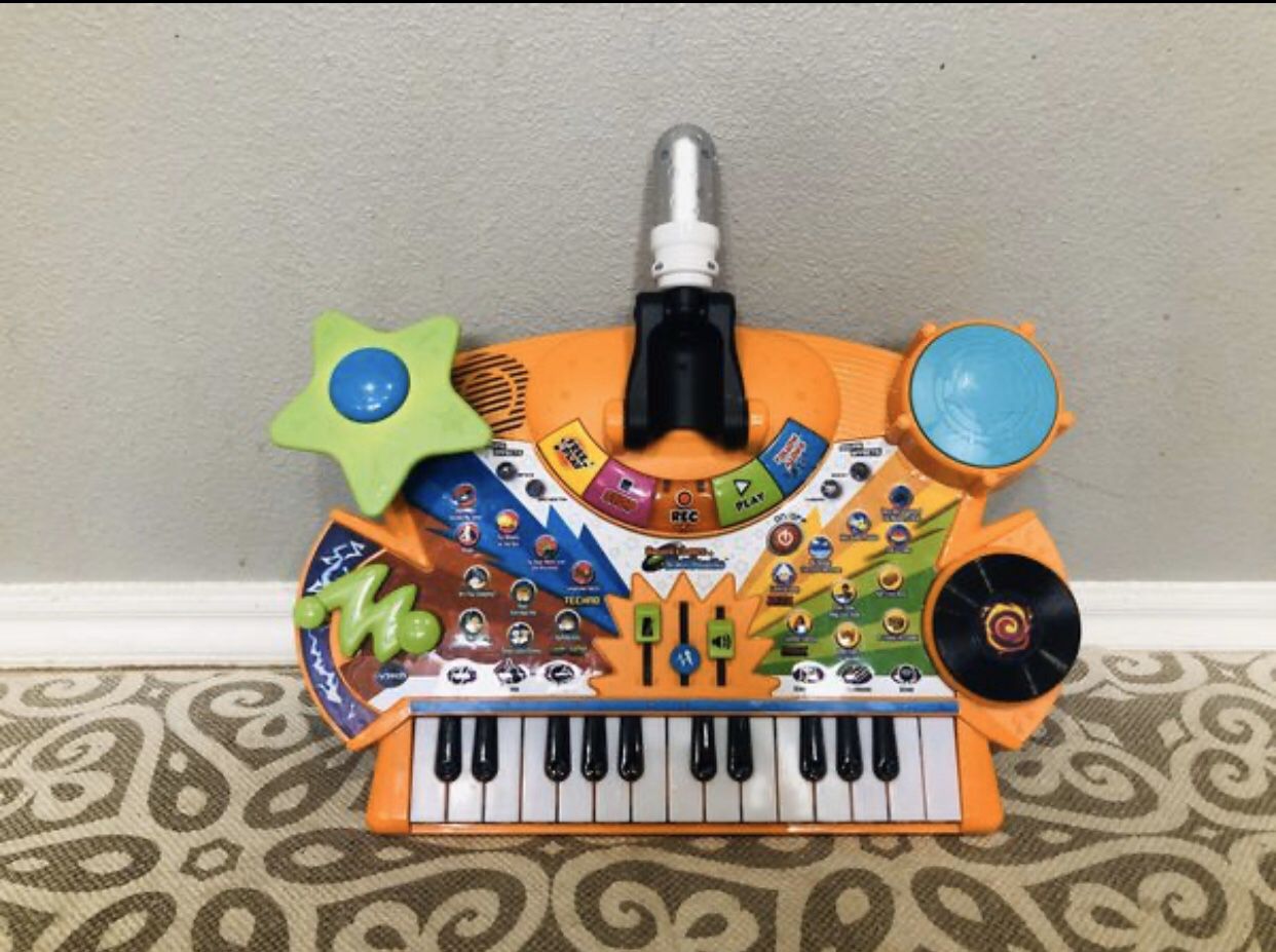 Kids piano and recorder