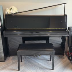 Yamaha M1e Upright Piano Excellent Condition. Bench Included
