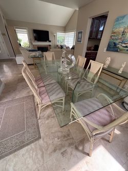 Glass dinning room table