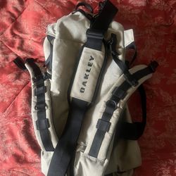 Oakley Crestible Utility Duffle Bag