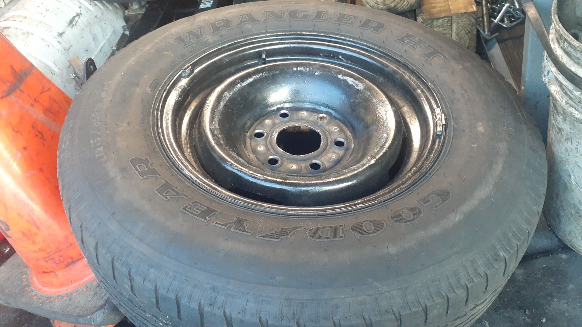 2002 chevy Express 2500 tire, Lt215/85R16 taking up space come get it for 10,located on Beggs road,or come get it for free