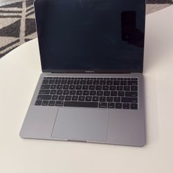 MacBook Pro 13”