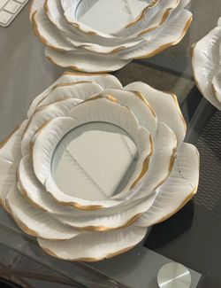 Set of 3 White & Gold Flower Wall Mirrors – Porcelain-Style Decorative Set