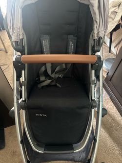 Uppababy Vista with rain cover/ cash only Thank you