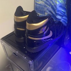 Black Metallic Gold OG High Jordan 1 