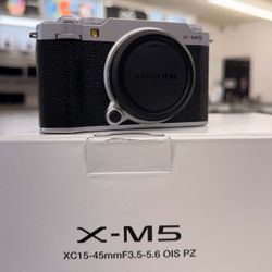 FUJIFILM X-M5