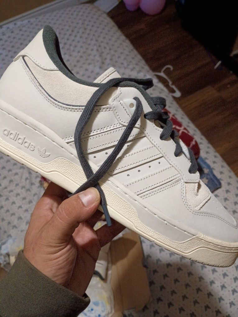 Adidas Rivalry 86 Low 2.5 Mens Size 11.5