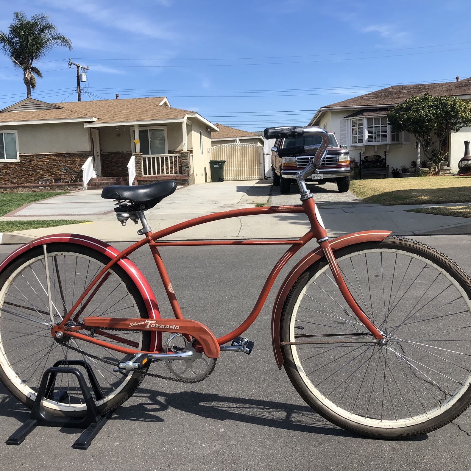 1959 Schwinn Tornado Vintage 26” Cruiser Double Straightbar for