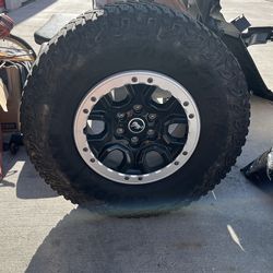 Goodyear LT315/70r17 Bronco 17” Wheel 🛞