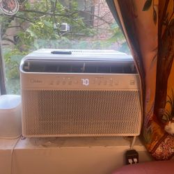 8,000 BTU Midea A/C Window Unit (U Shaped) W/ Remote Control