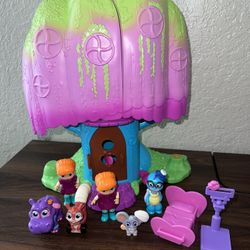 Used Vida The Vet Treehouse Clinic - $10