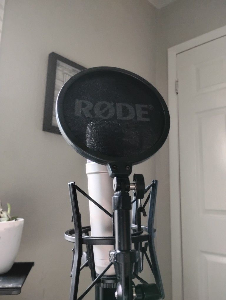 Rode NT1-A Studio Condenser Microphone